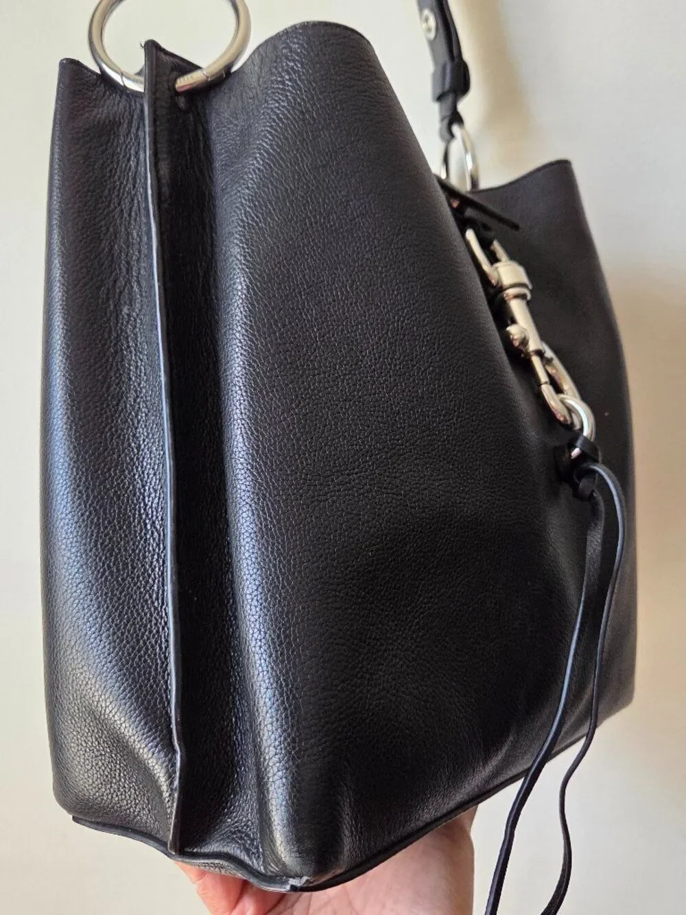 EUC LIKE NEW REBECCA MINKOFF BLACK GENUINE LEATHER MEDIUM BUCKET STYLE BAG